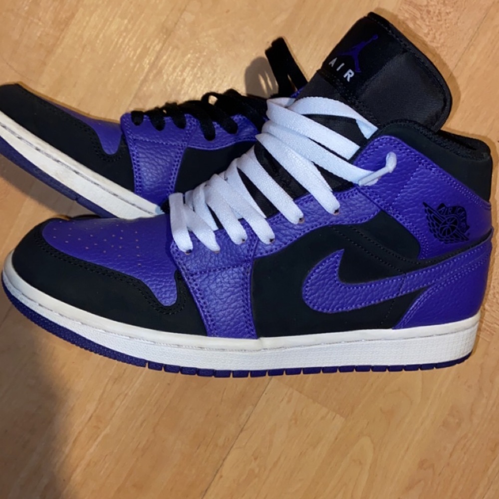 jordan purple 1’s mid - Picture 3 of 3
